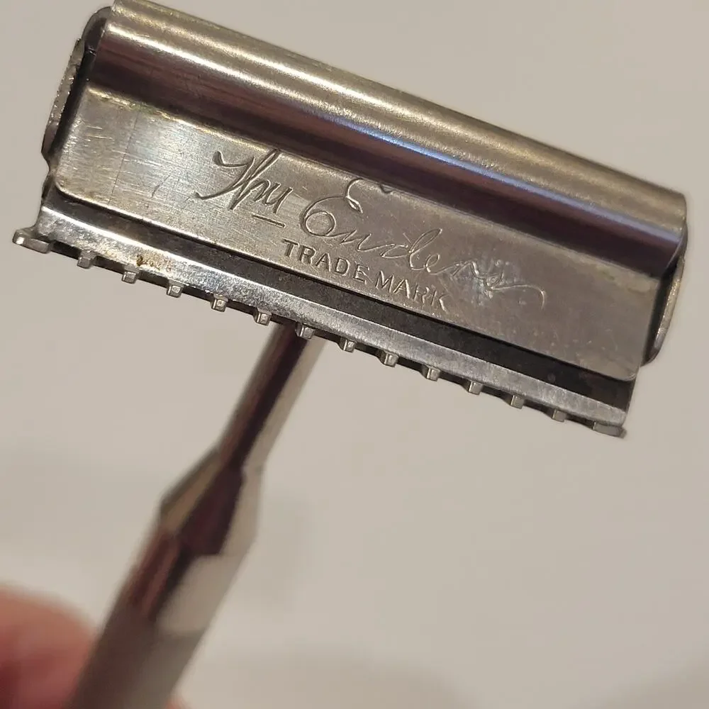 Vintage Enders Safety Razor Silver Tone with 2 blade.
